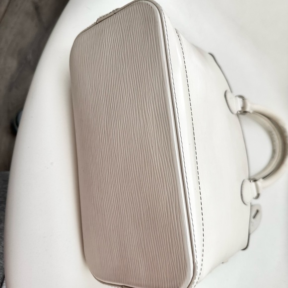Not For Sale - Louis Vuitton Epi Leather Lockit Vertical Handbag Ivory - Picture 5 of 12